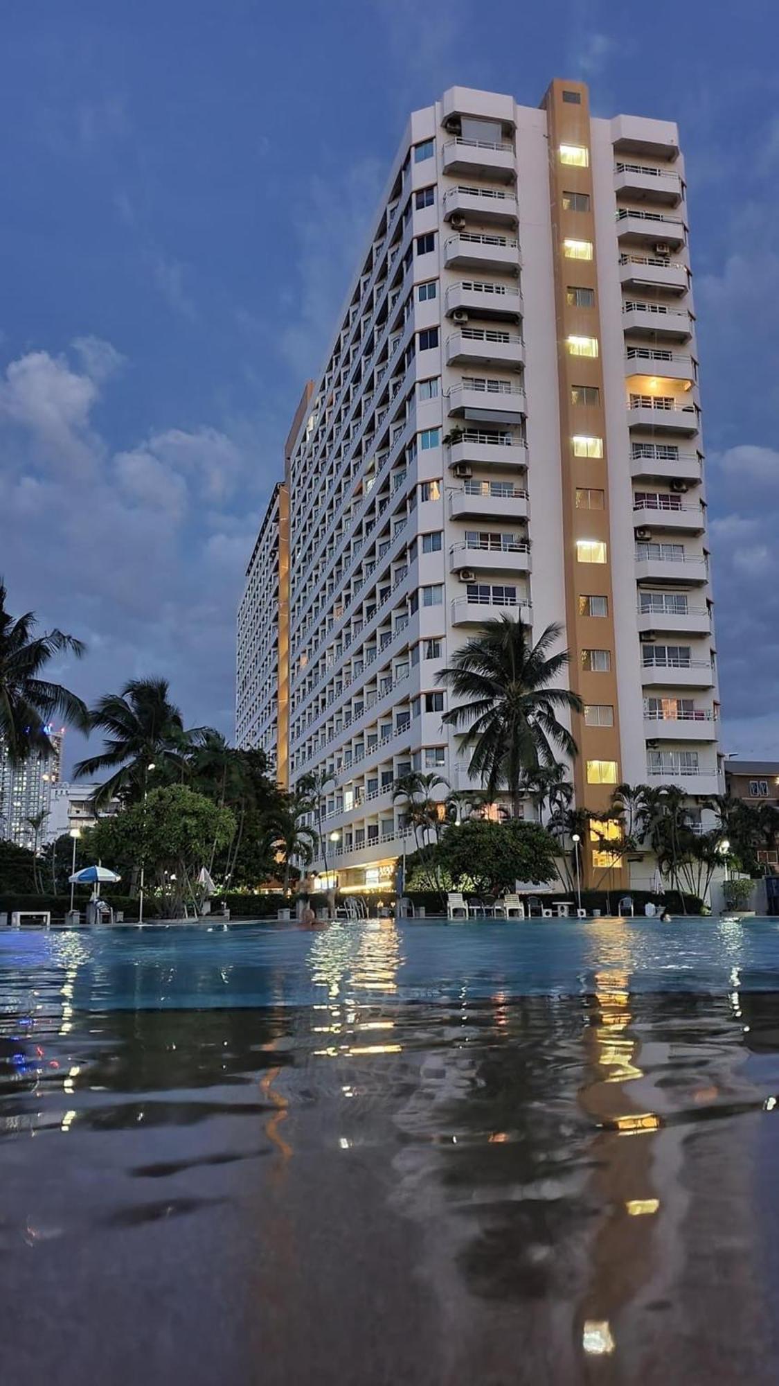 View Talay 1B Apartments Pattaya Exterior photo