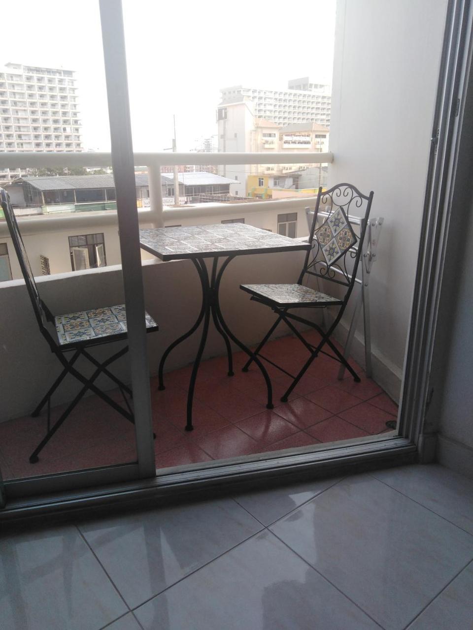 View Talay 1B Apartments Pattaya Exterior photo